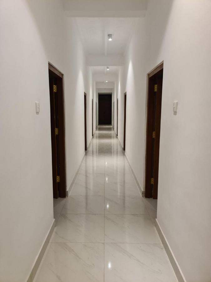 Ceylon Lodge - Airport Transit Hostel Negombo Dış mekan fotoğraf