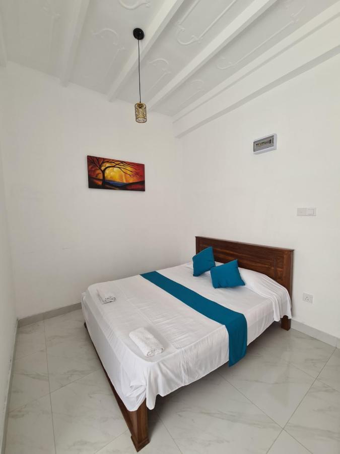 Ceylon Lodge - Airport Transit Hostel Negombo Dış mekan fotoğraf