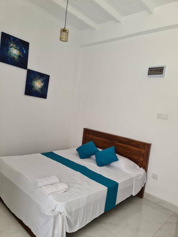 Ceylon Lodge - Airport Transit Hostel Negombo Dış mekan fotoğraf