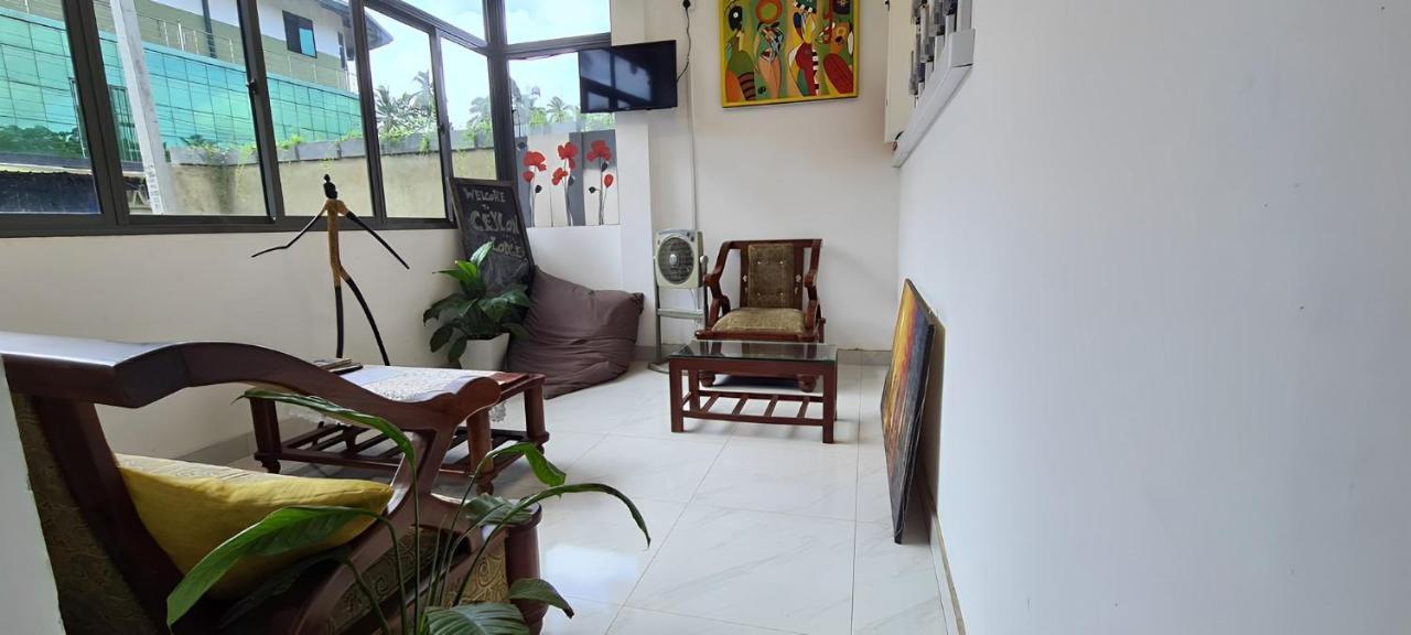 Ceylon Lodge - Airport Transit Hostel Negombo Dış mekan fotoğraf
