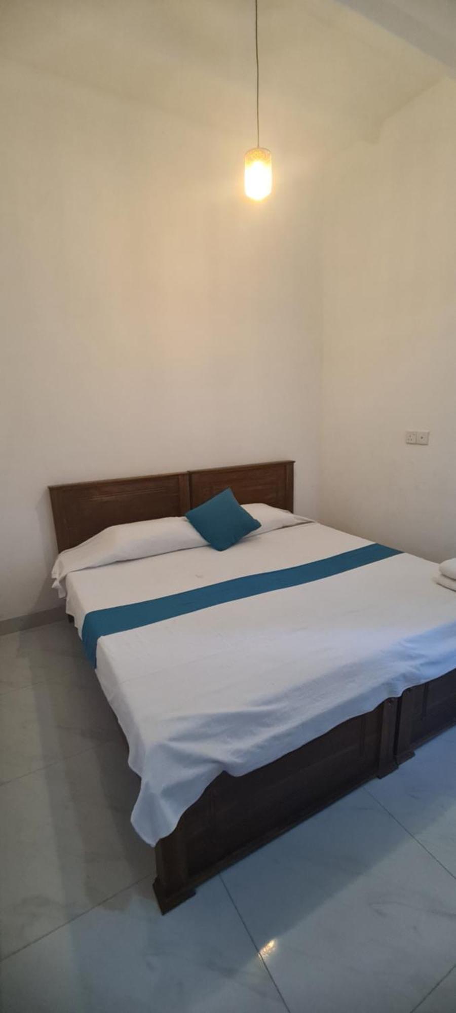 Ceylon Lodge - Airport Transit Hostel Negombo Dış mekan fotoğraf