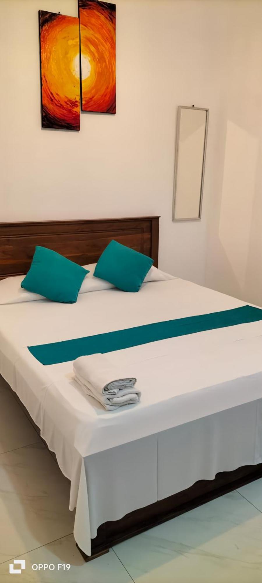 Ceylon Lodge - Airport Transit Hostel Negombo Dış mekan fotoğraf